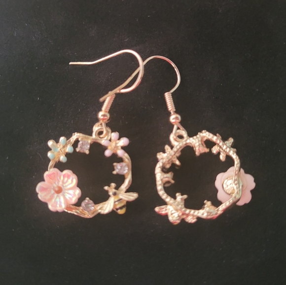 Earrings - Picture 3 of 8